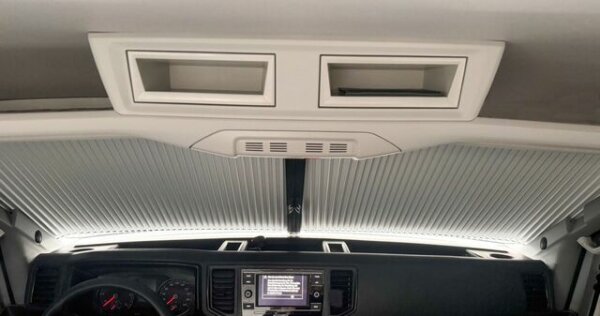 Obscurcissement du pare-brise REMIfront IV vertical adapté au MAN TGE à partir de 2019