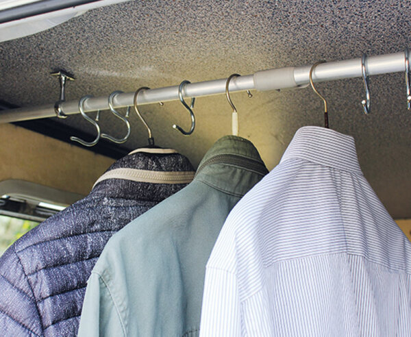 Stringle à vêtements pour camping-car