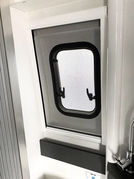 Innenrahmen mit Moskitonetz für Badfenster (Adria)